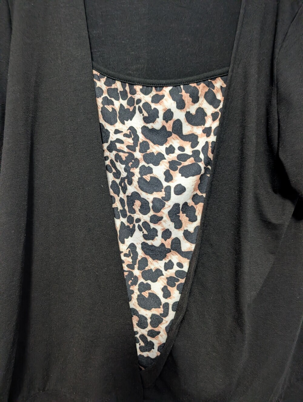 Wiholl Black Faux Wrap Leopard Print Inset Short Sleeve Top Size XL (EUC) - Picture 6 of 6